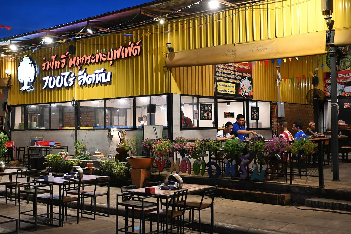 Đặt bàn giữ chỗ